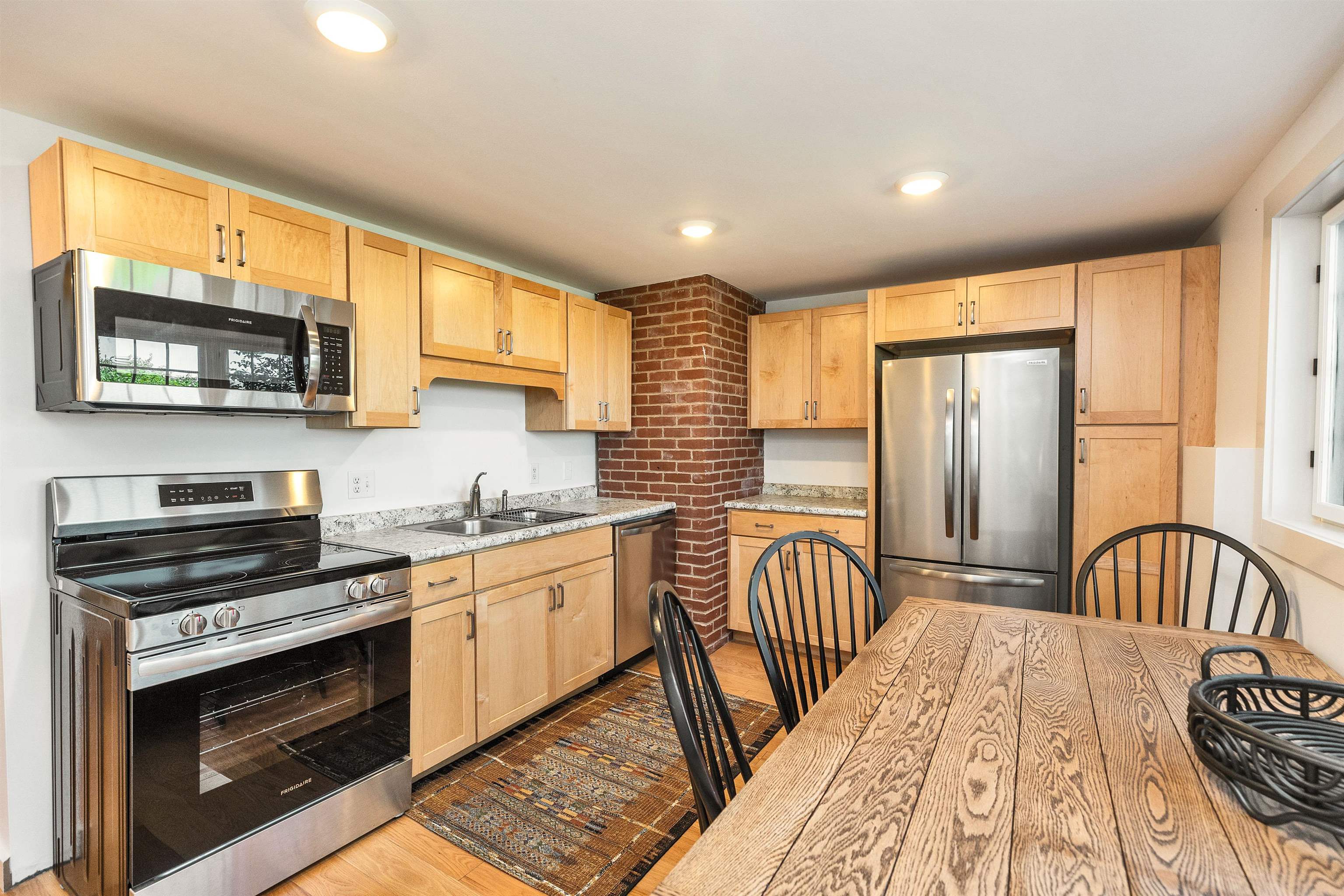 477 E Mountain Road