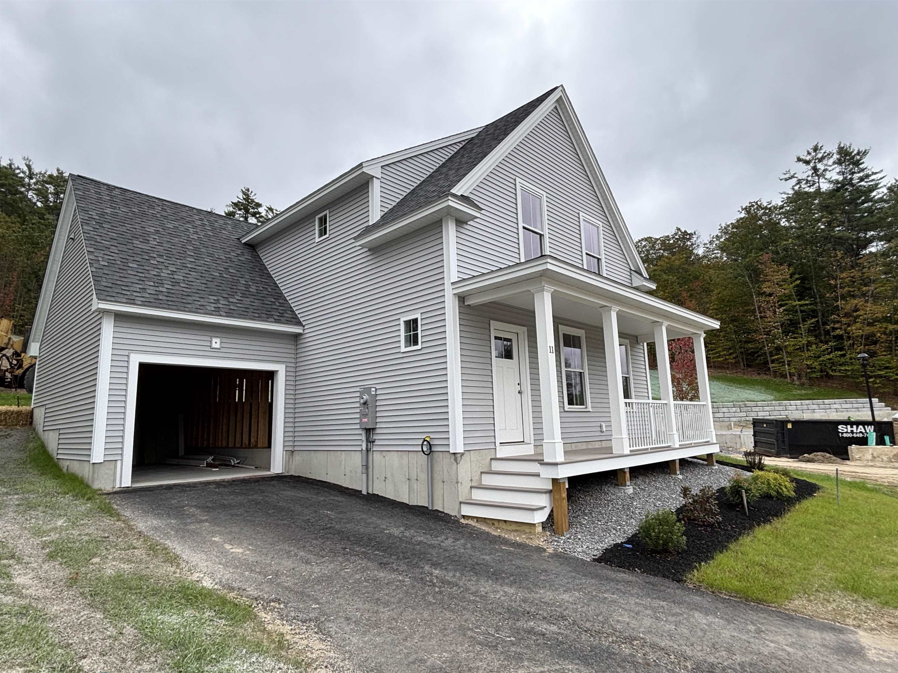 11 Woodmans Lane