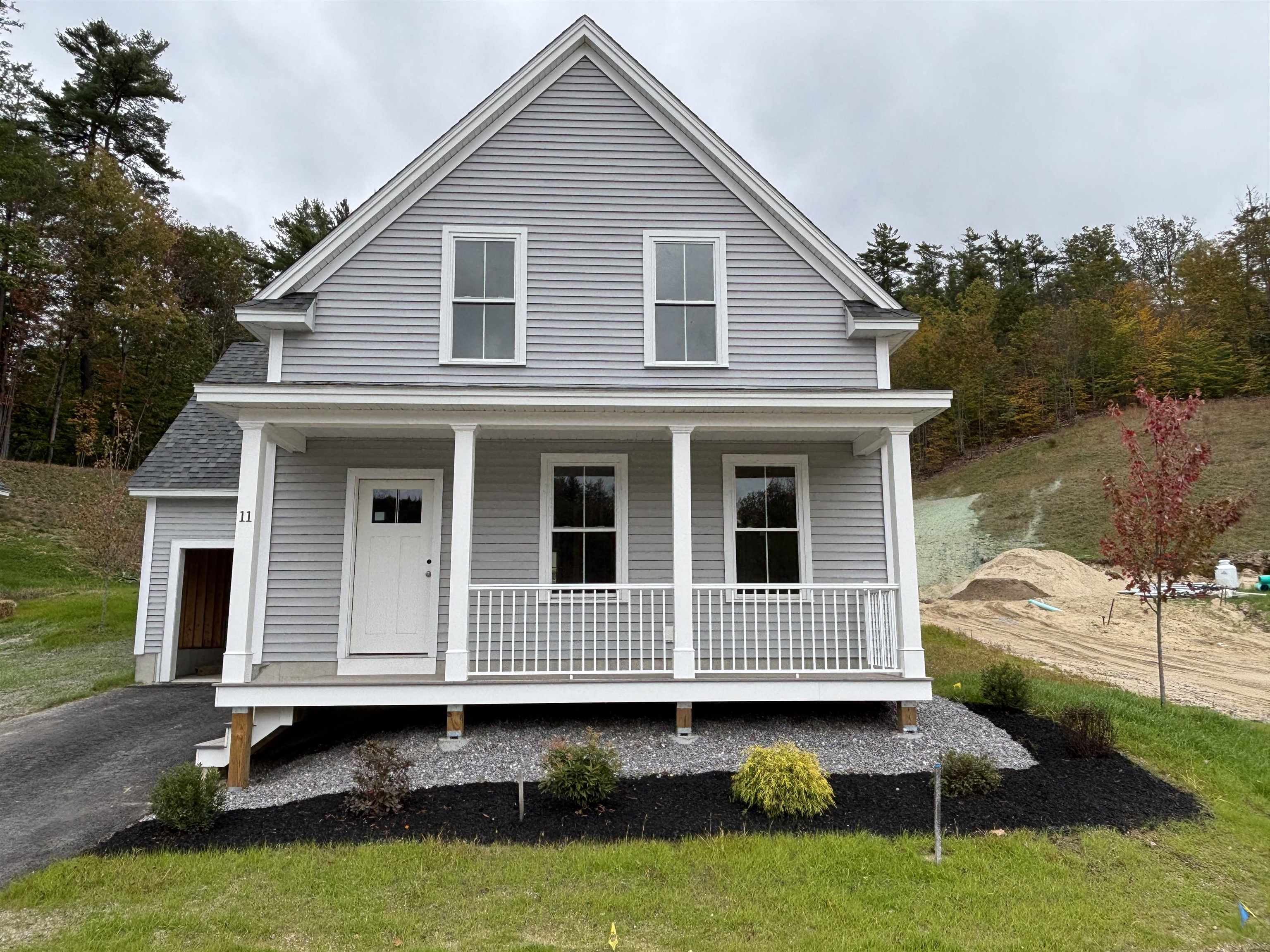 11 Woodmans Lane