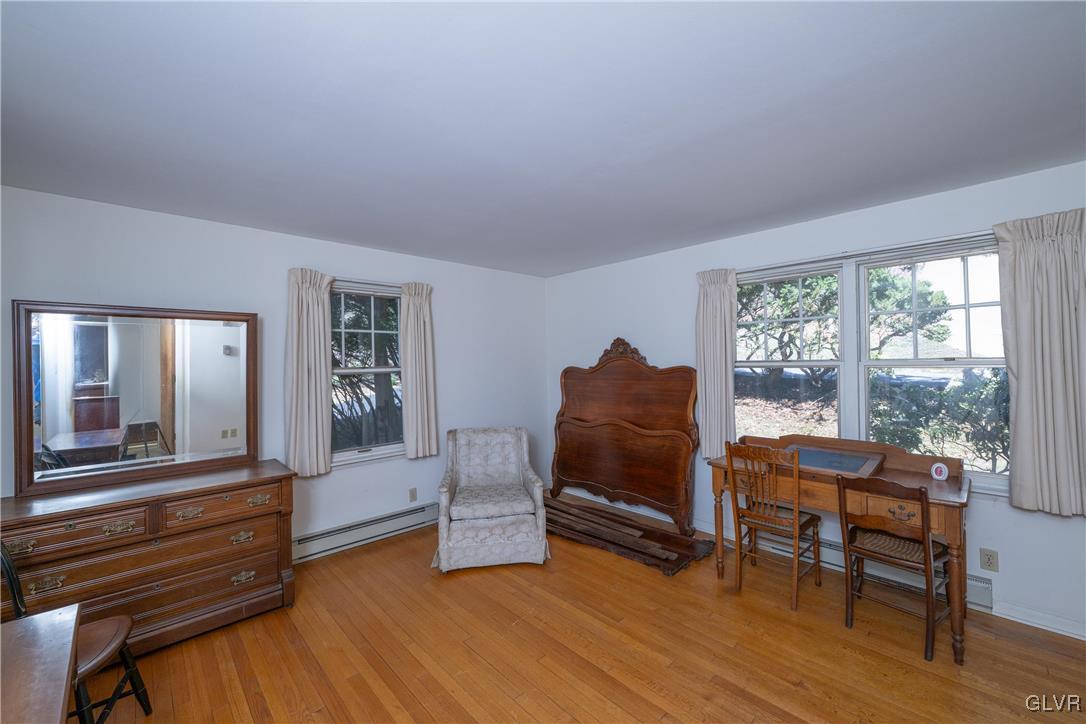 3466 Honeysuckle Road