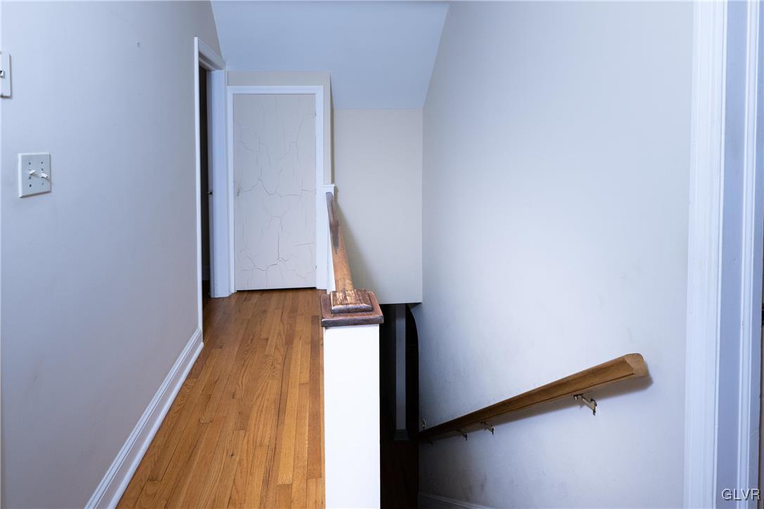 3466 Honeysuckle Road