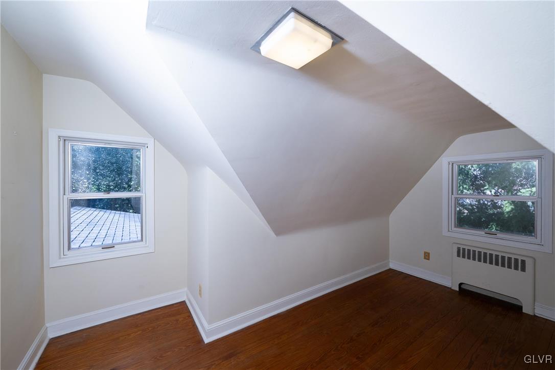 3466 Honeysuckle Road