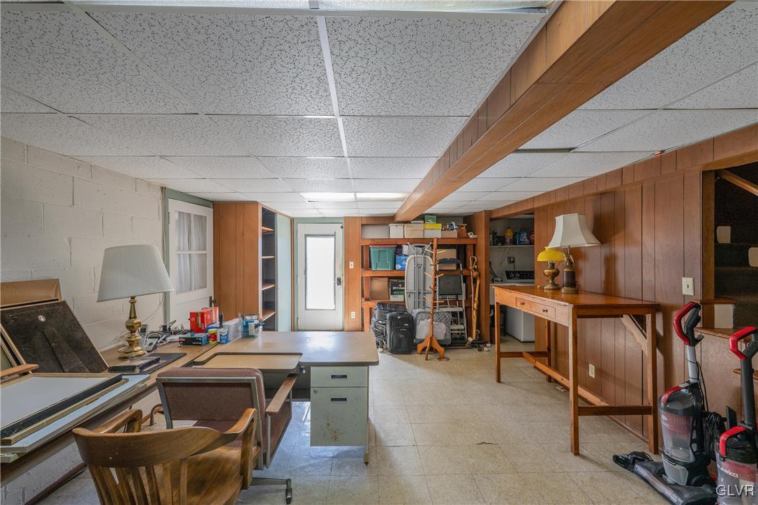 3466 Honeysuckle Road