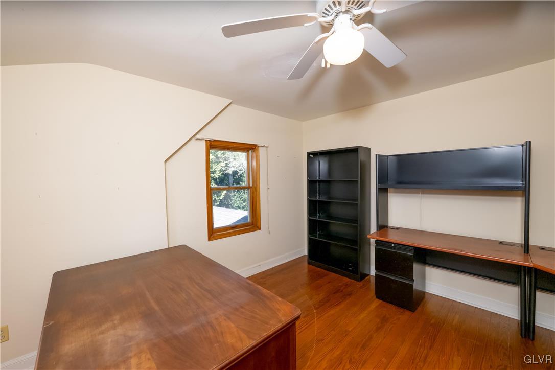 3466 Honeysuckle Road