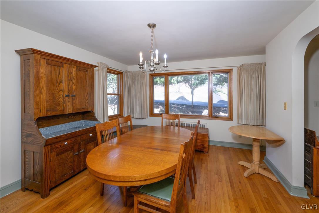 3466 Honeysuckle Road