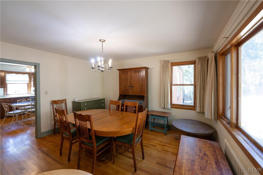 3466 Honeysuckle Road