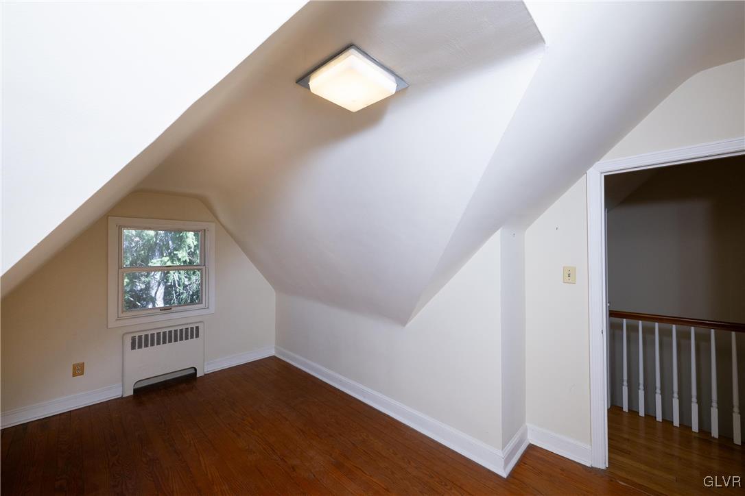 3466 Honeysuckle Road