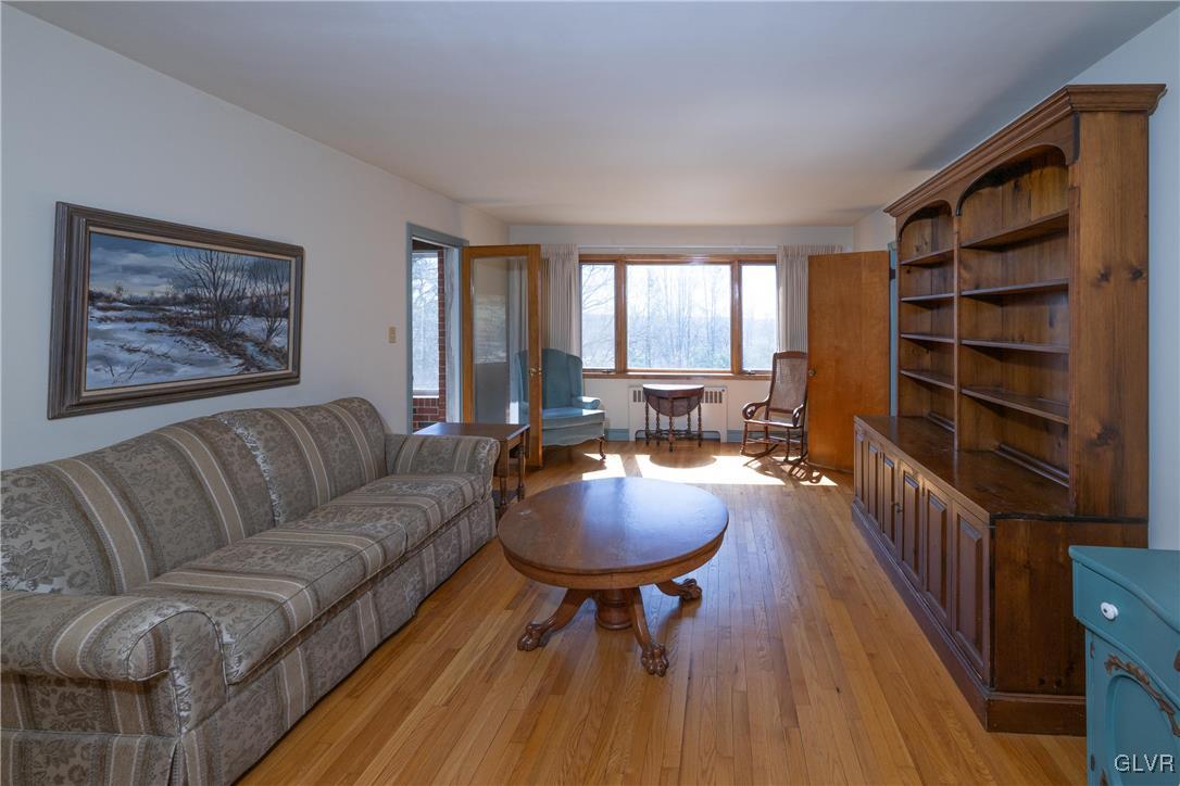 3466 Honeysuckle Road