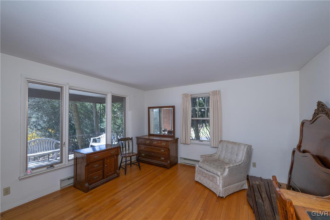 3466 Honeysuckle Road