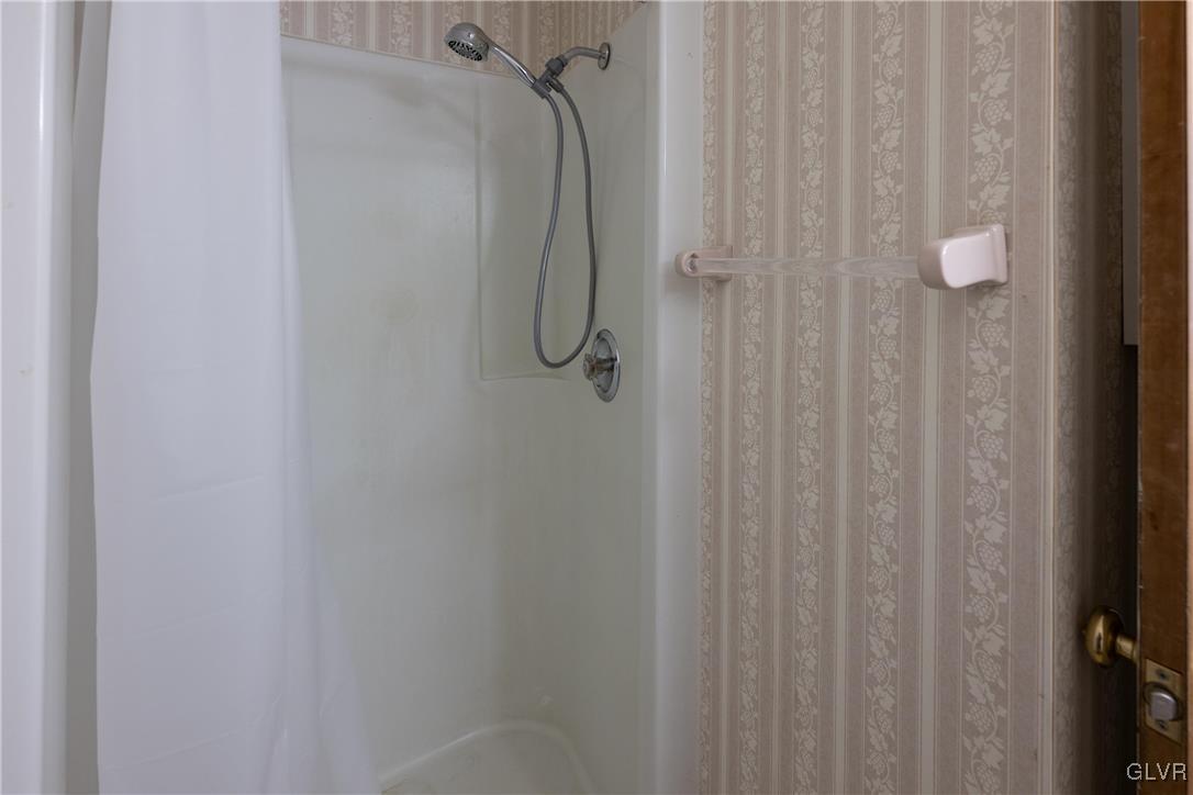 3466 Honeysuckle Road