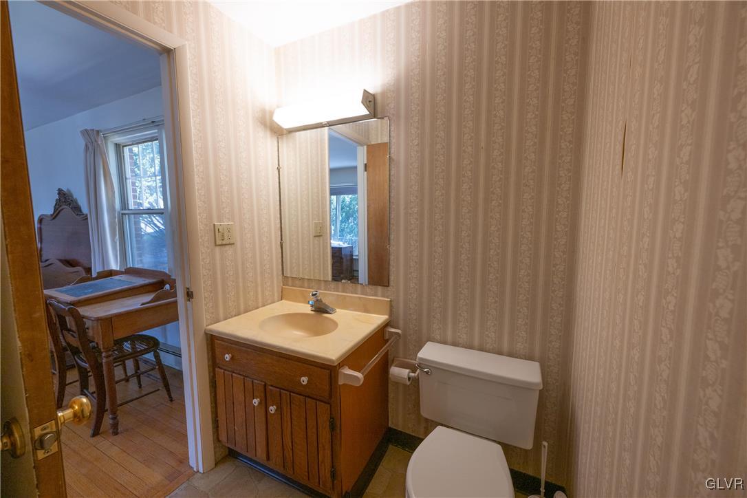 3466 Honeysuckle Road