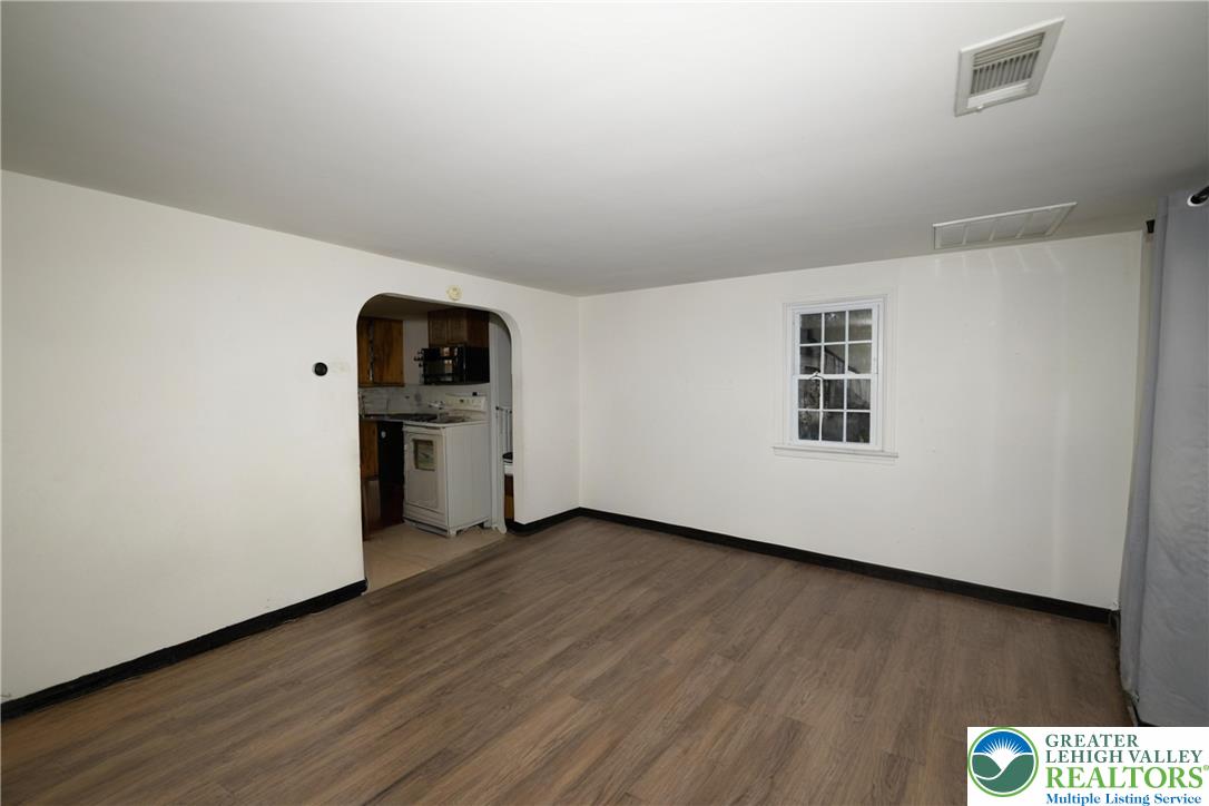 7850 Locust Valley Road