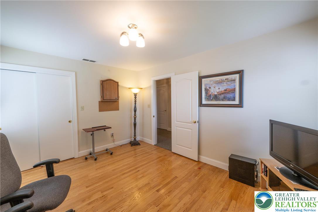 233 Pershing Boulevard