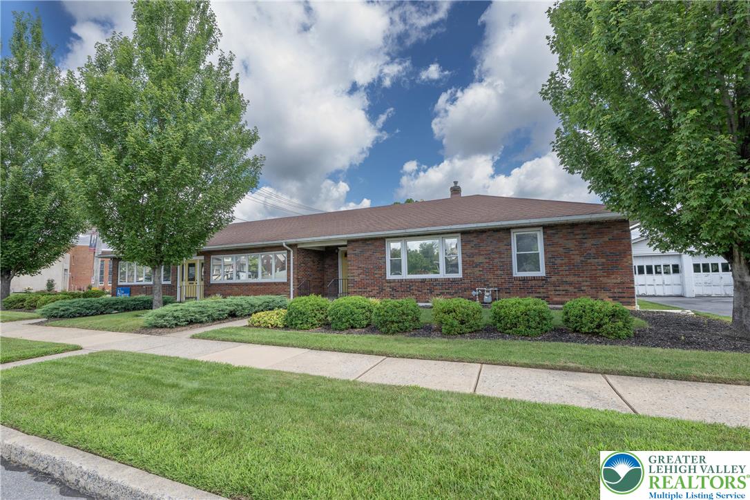 233 Pershing Boulevard