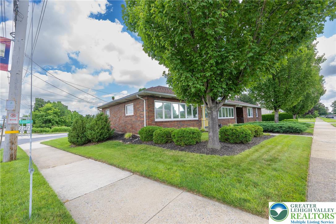 233 Pershing Boulevard