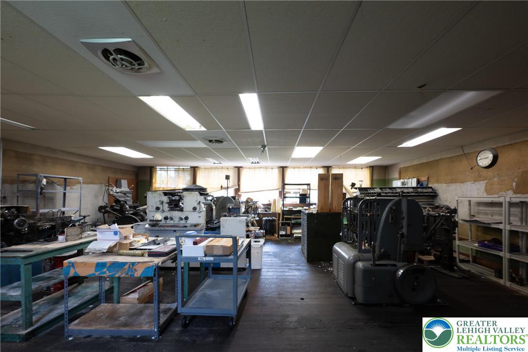 2333 Northwood Avenue