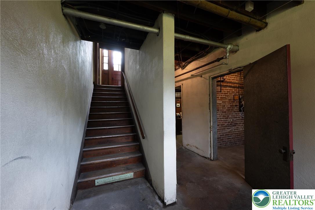 2333 Northwood Avenue