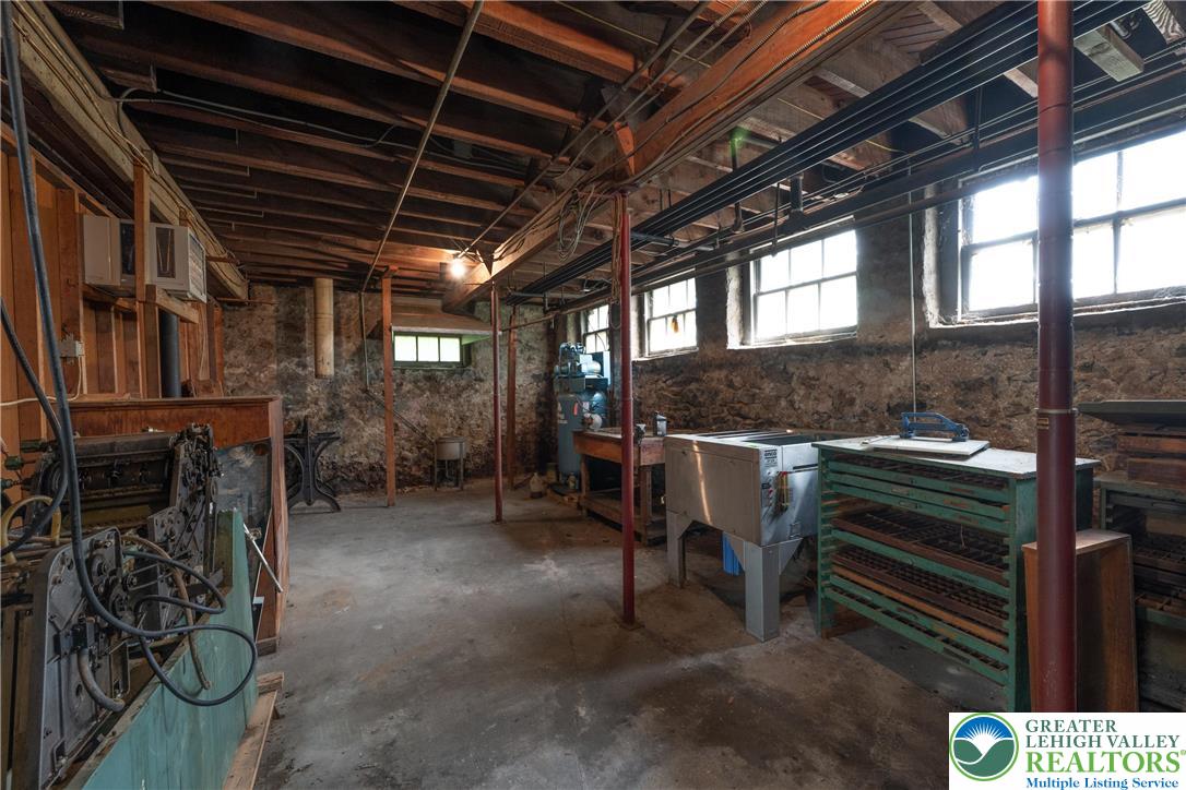 2333 Northwood Avenue