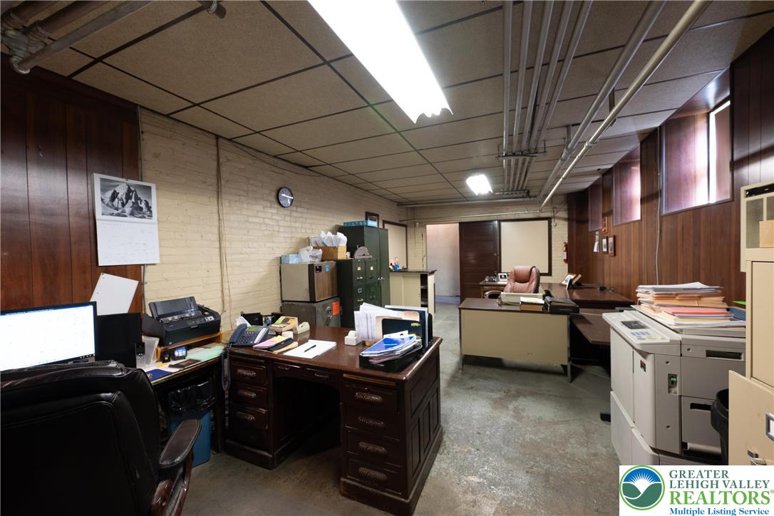 2333 Northwood Avenue