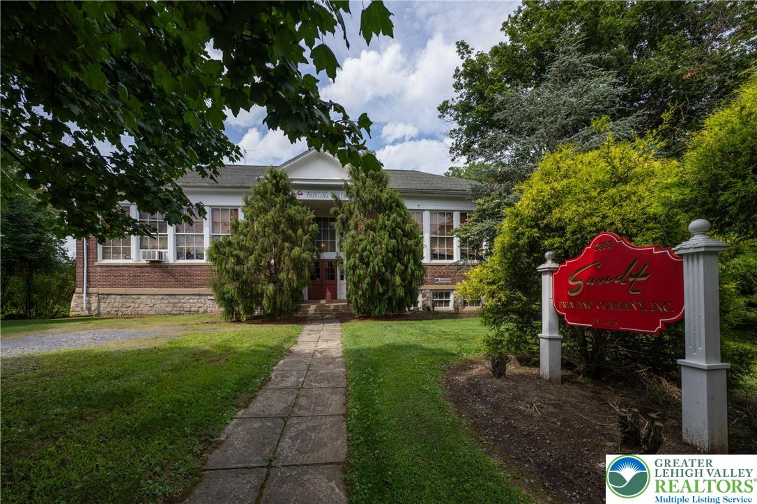 2333 Northwood Avenue