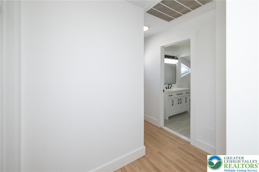 624 East 8th Street