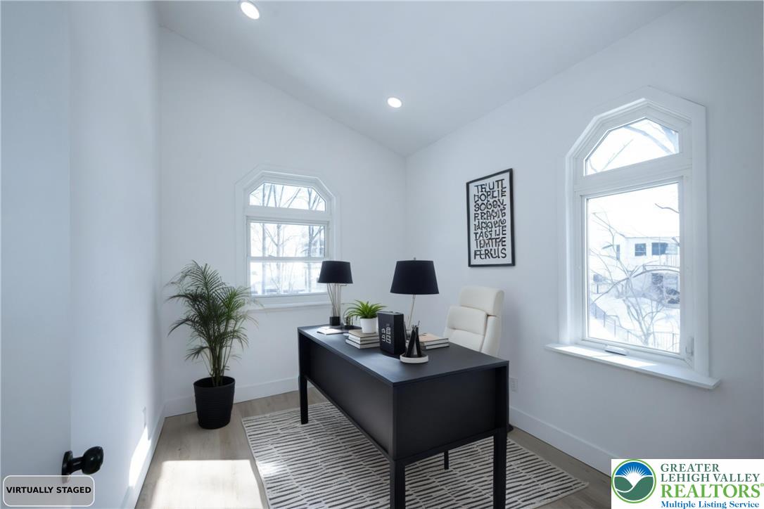 624 East 8th Street