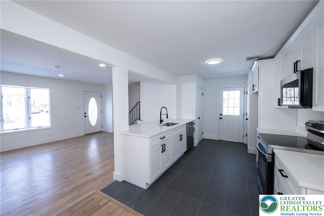 624 East 8th Street