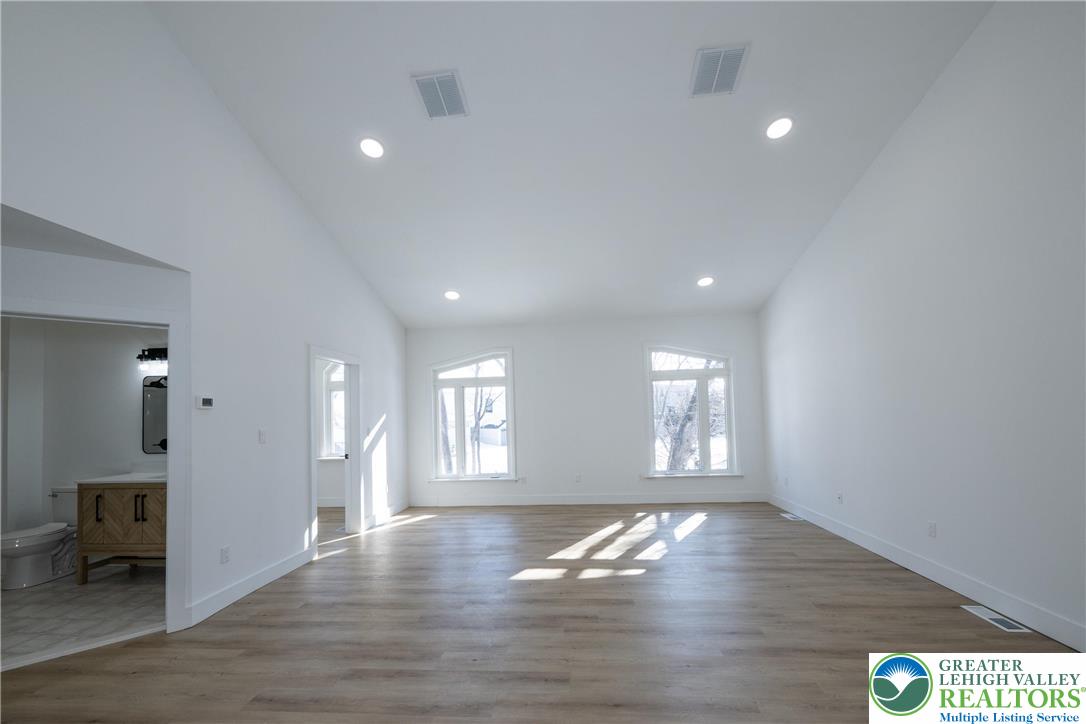 624 East 8th Street