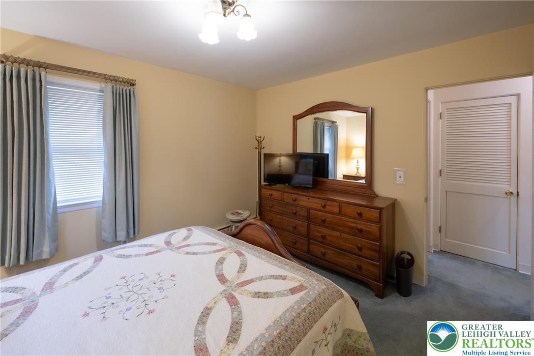 5556 Park Valley Road