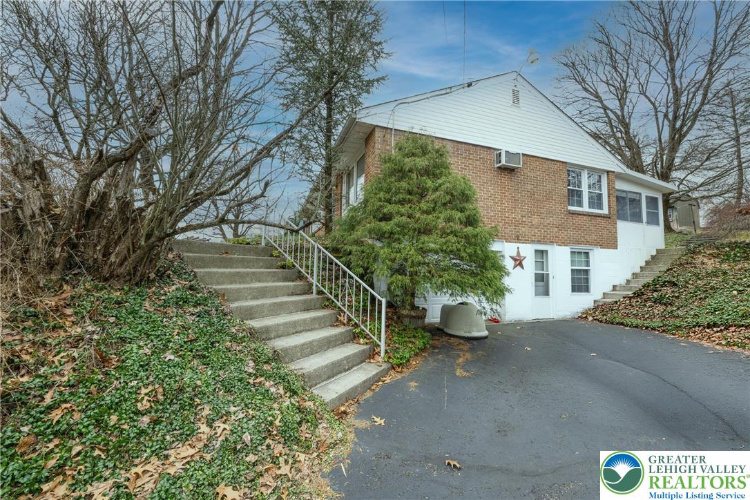 5556 Park Valley Road