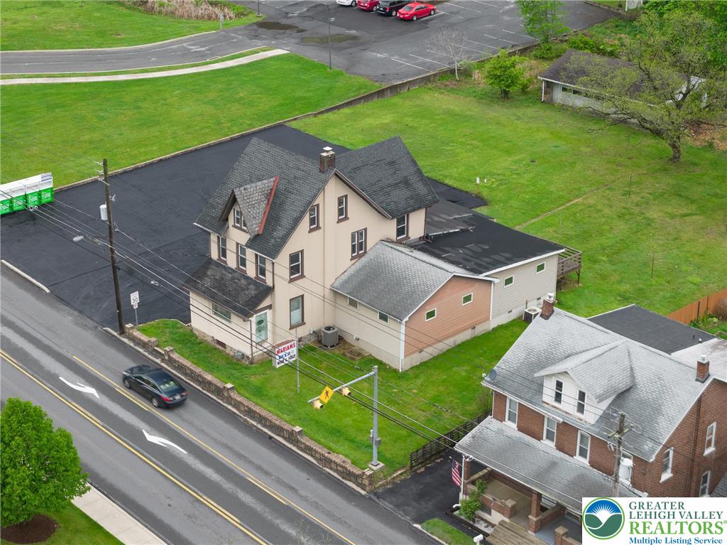 1635 Broadway