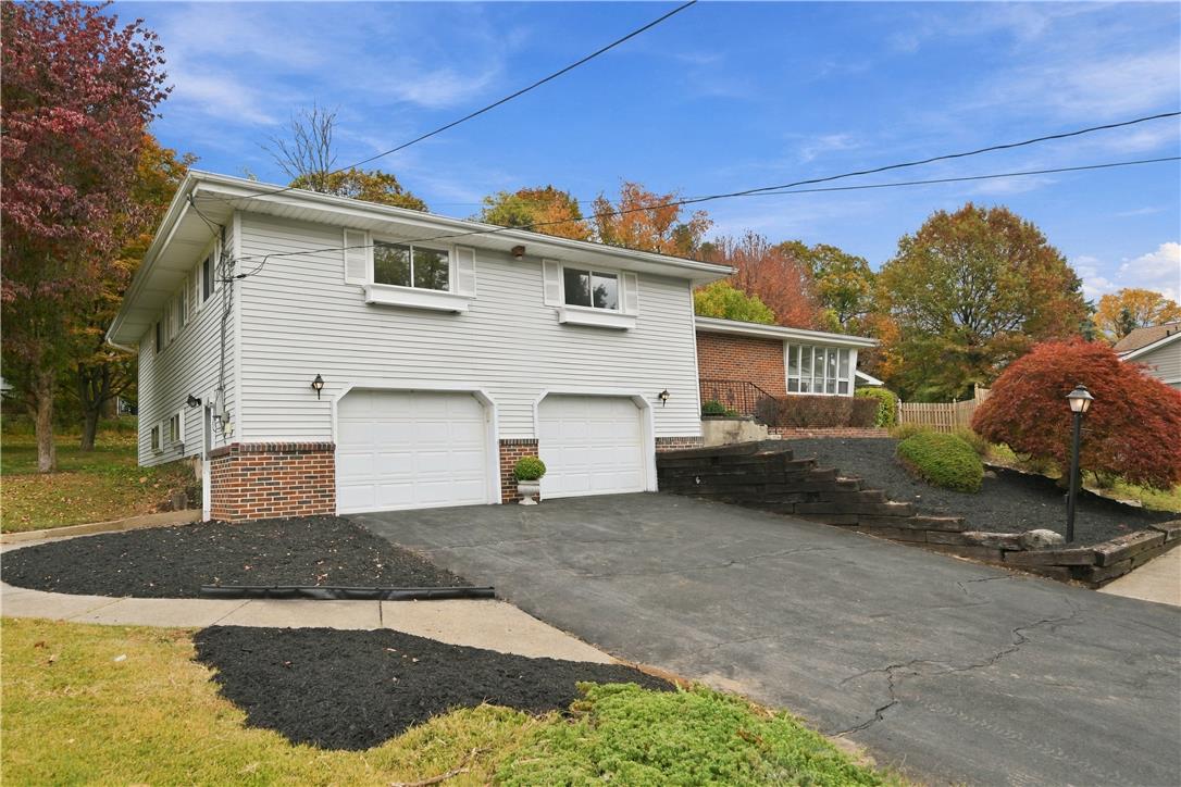 1525 Graham