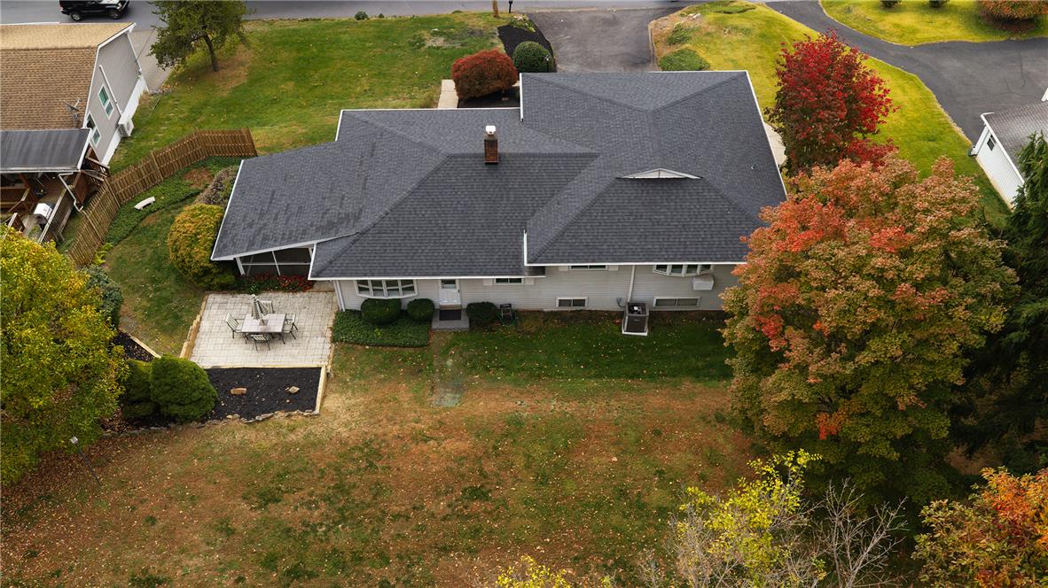 1525 Graham