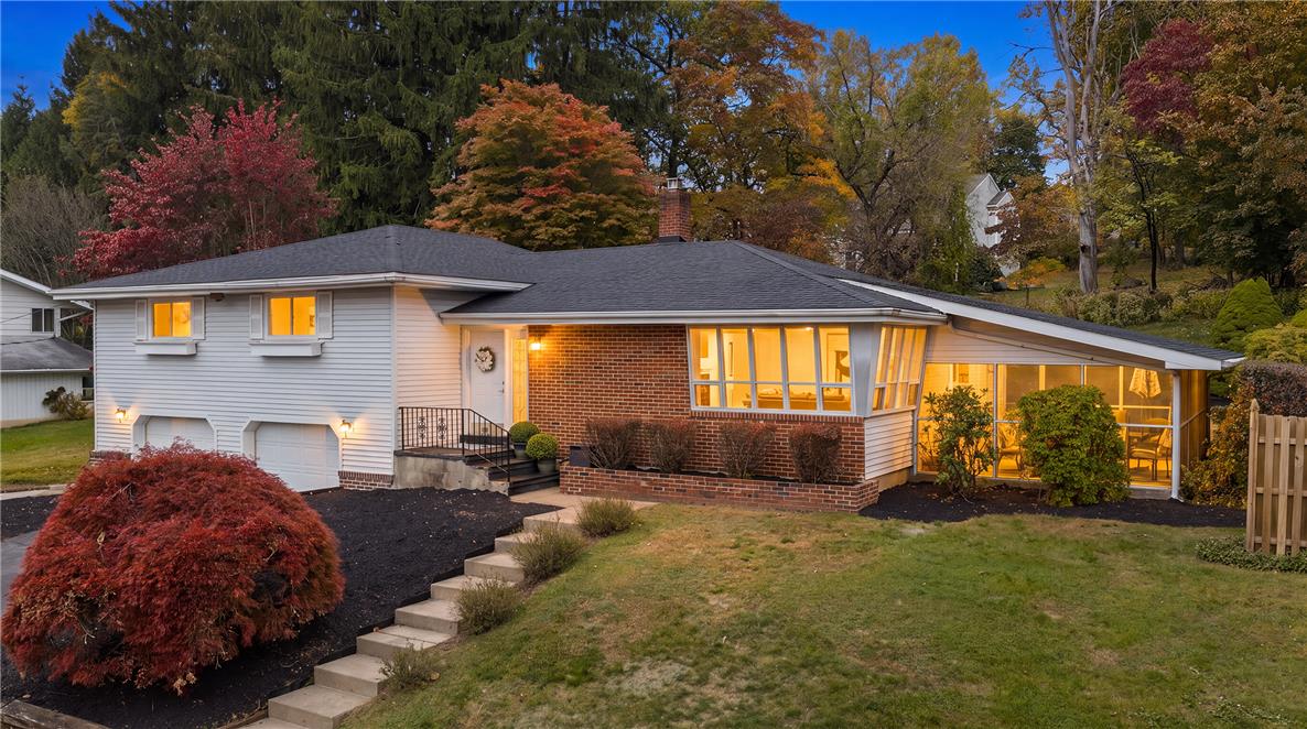 1525 Graham