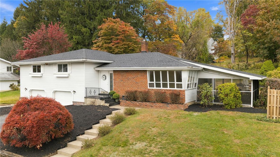 1525 Graham