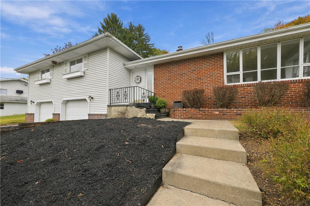 1525 Graham