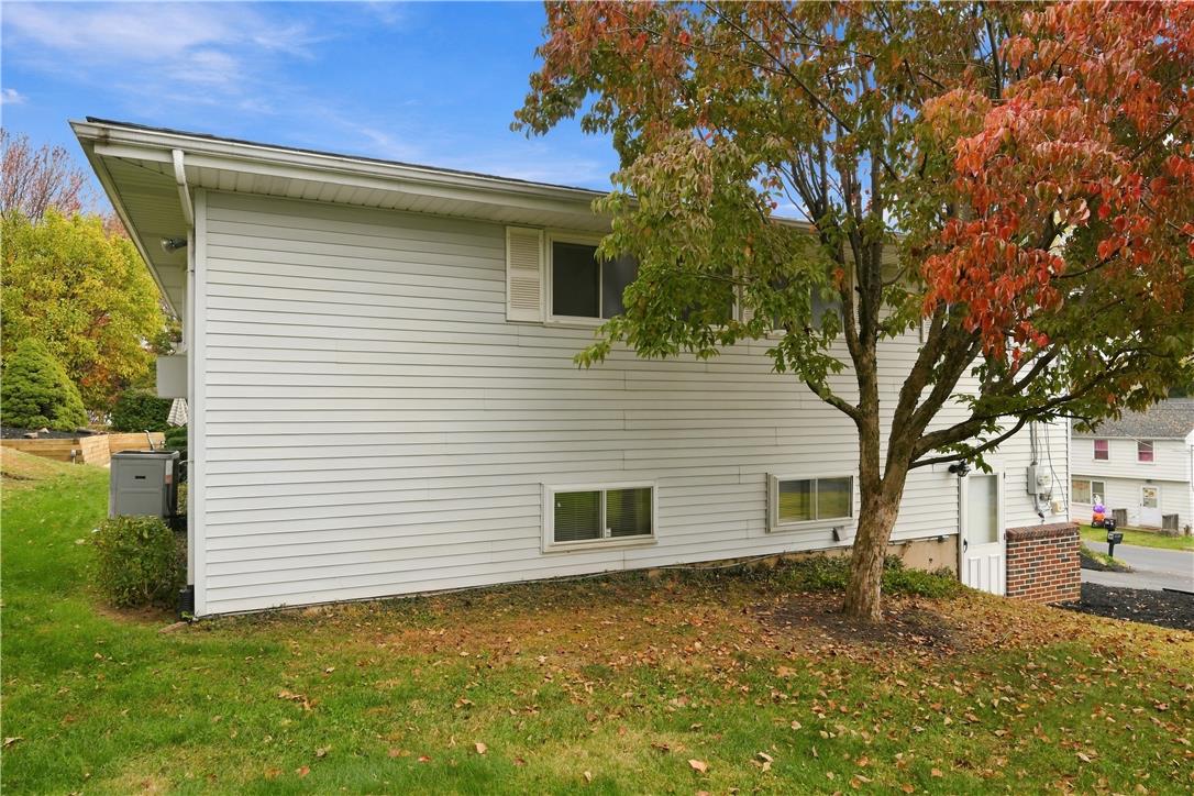 1525 Graham