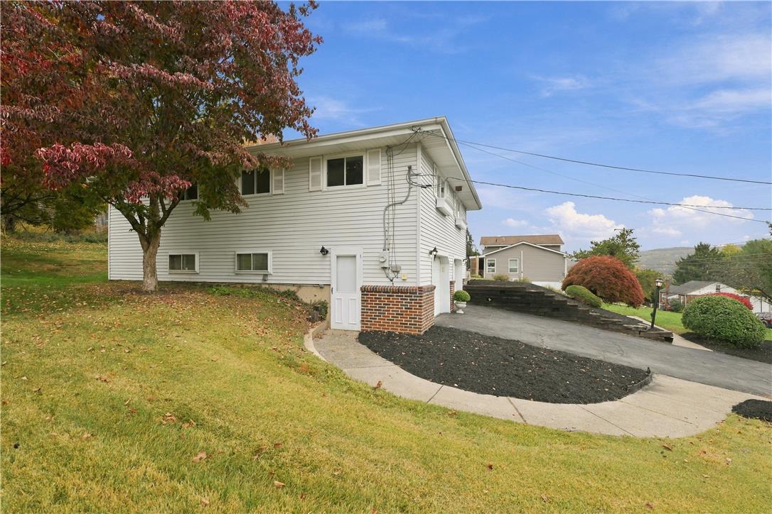 1525 Graham