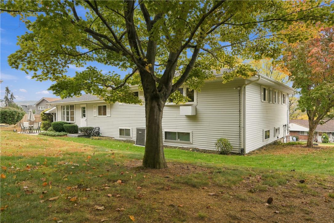 1525 Graham