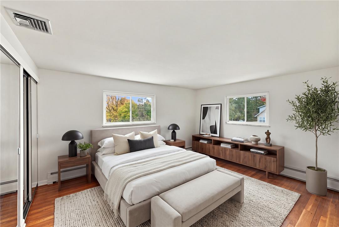 1525 Graham