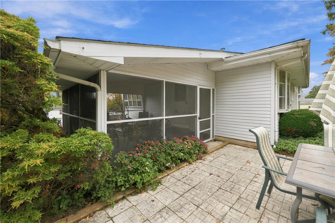 1525 Graham