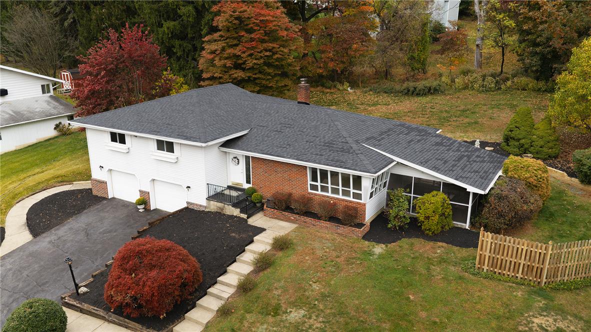 1525 Graham