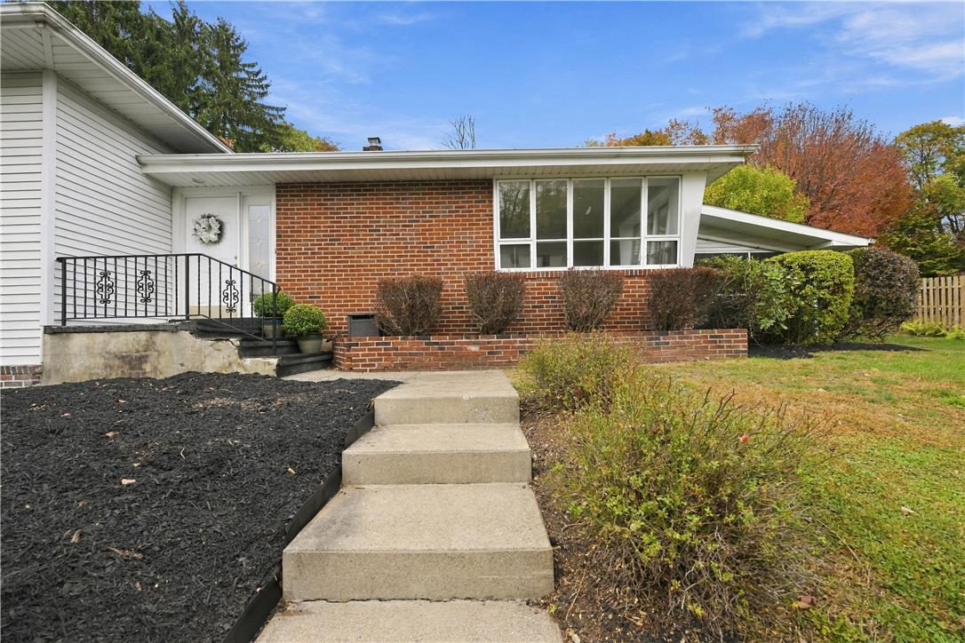 1525 Graham