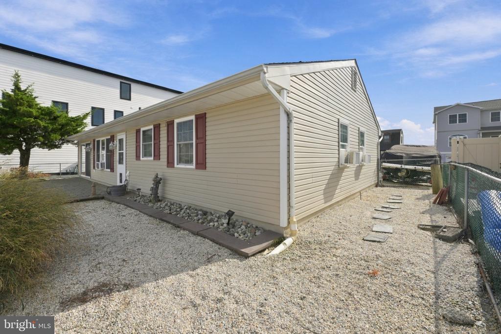 19 LOUISIANA DRIVE