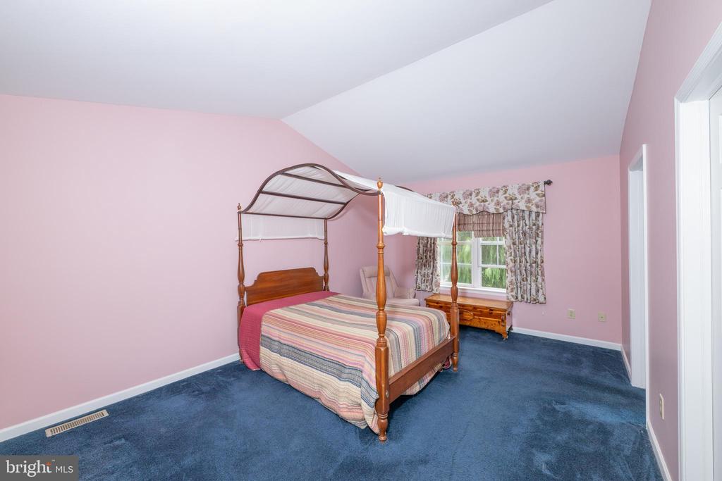 2127 MILL VALLEY LANE