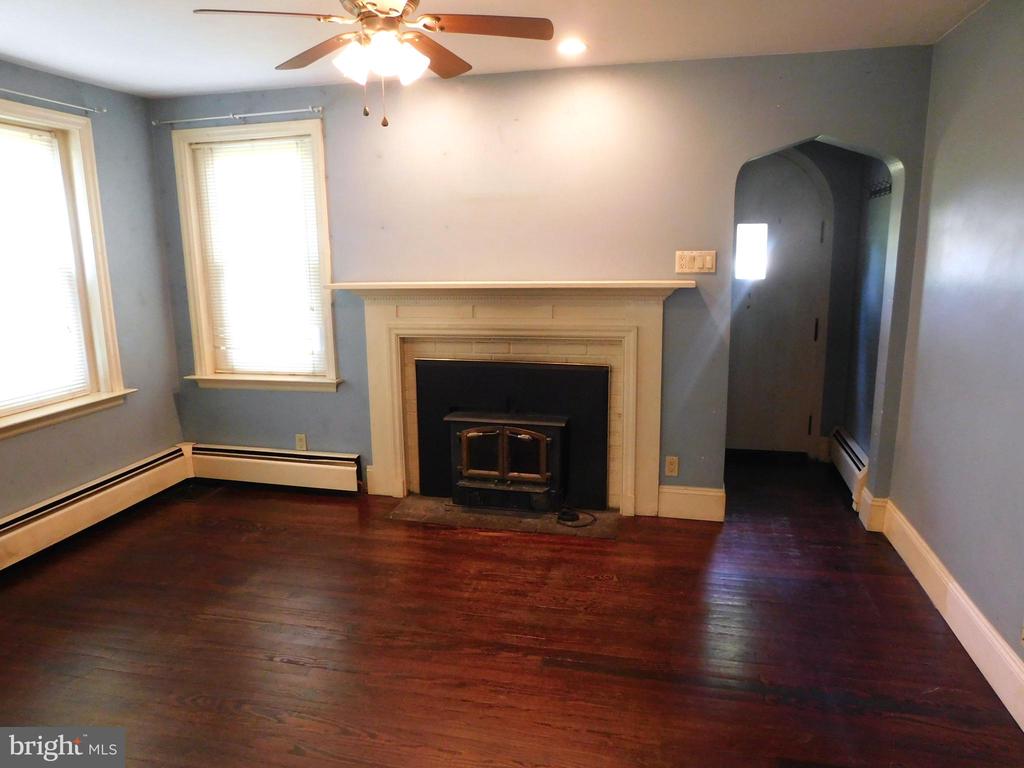 415 RICHLANDTOWN PIKE