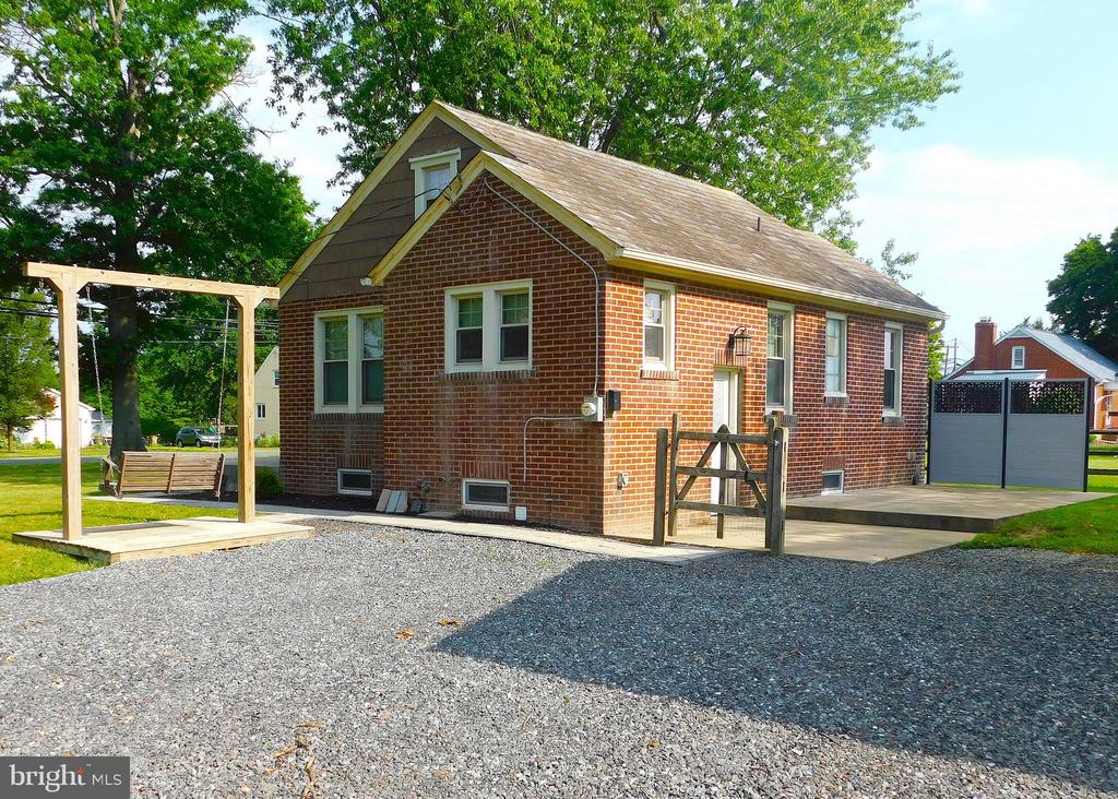 415 RICHLANDTOWN PIKE
