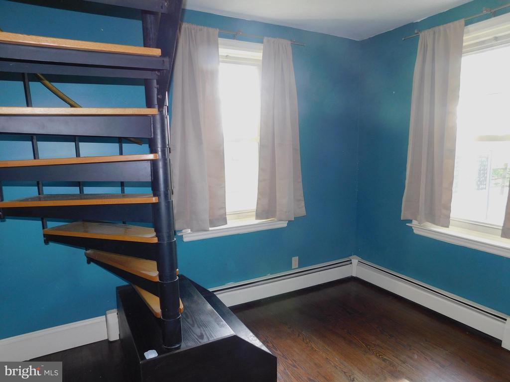 415 RICHLANDTOWN PIKE