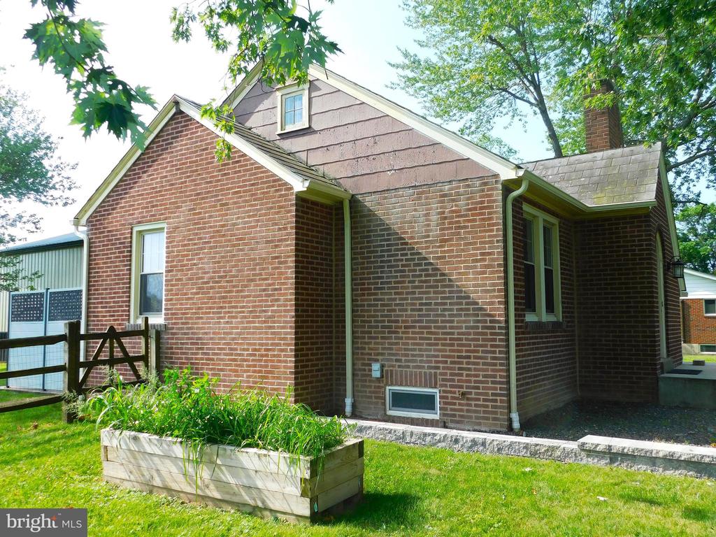 415 RICHLANDTOWN PIKE