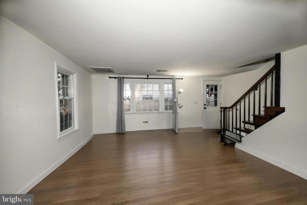 7850 LOCUST VALLEY ROAD